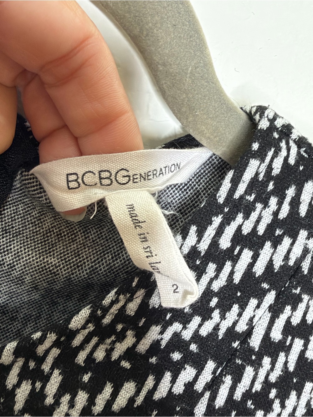 BCBGeneration Black White Chevron Fit Flare Dress Size 2 - Picture 3 of 9